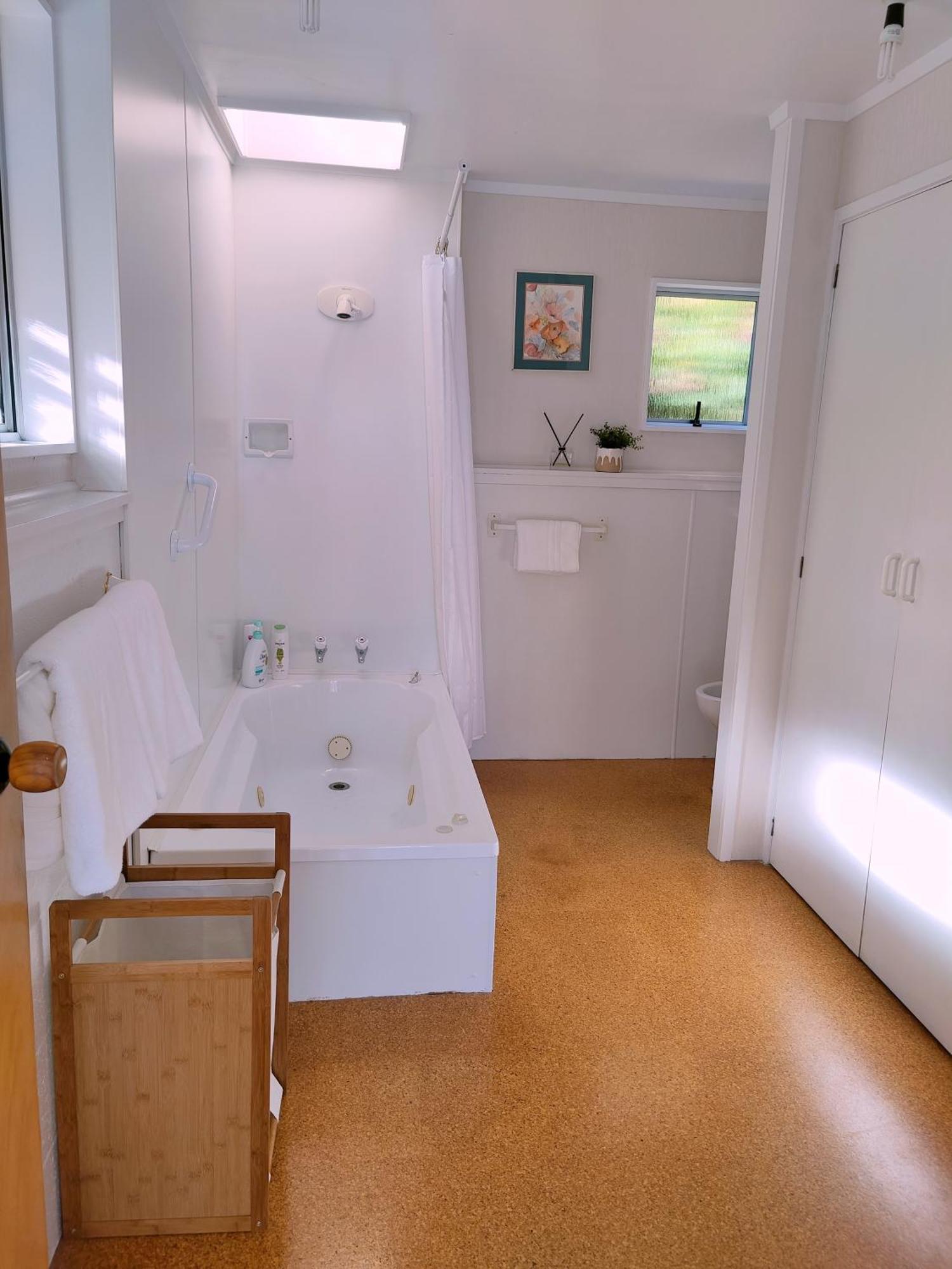 Delight In Birch-Lake View Holiday Home Taupo Bagian luar foto