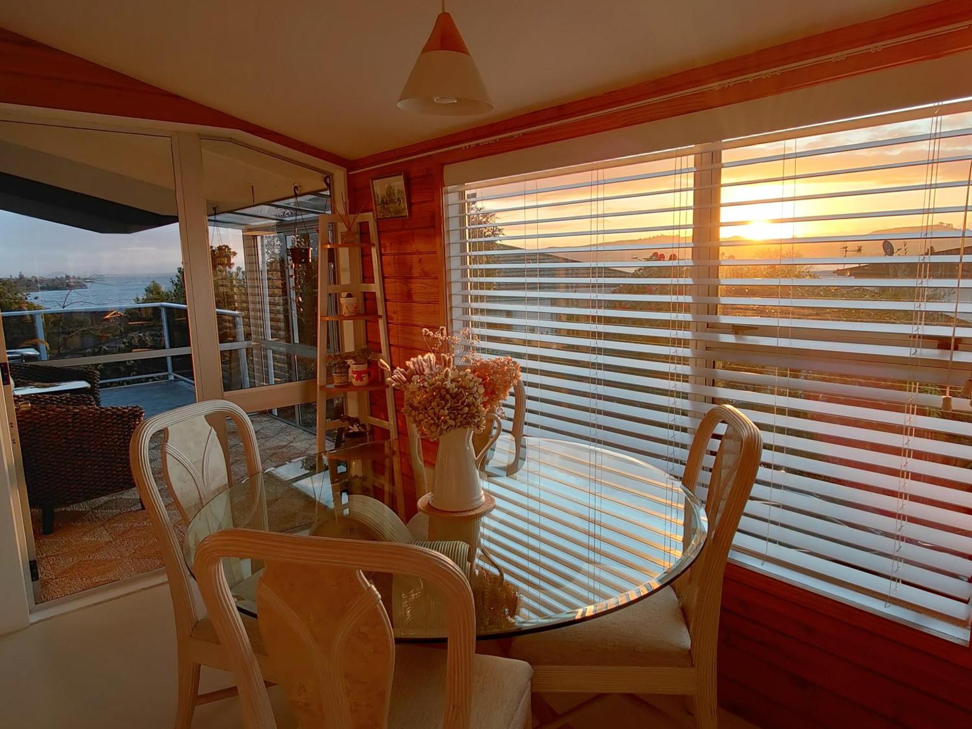 Delight In Birch-Lake View Holiday Home Taupo Bagian luar foto