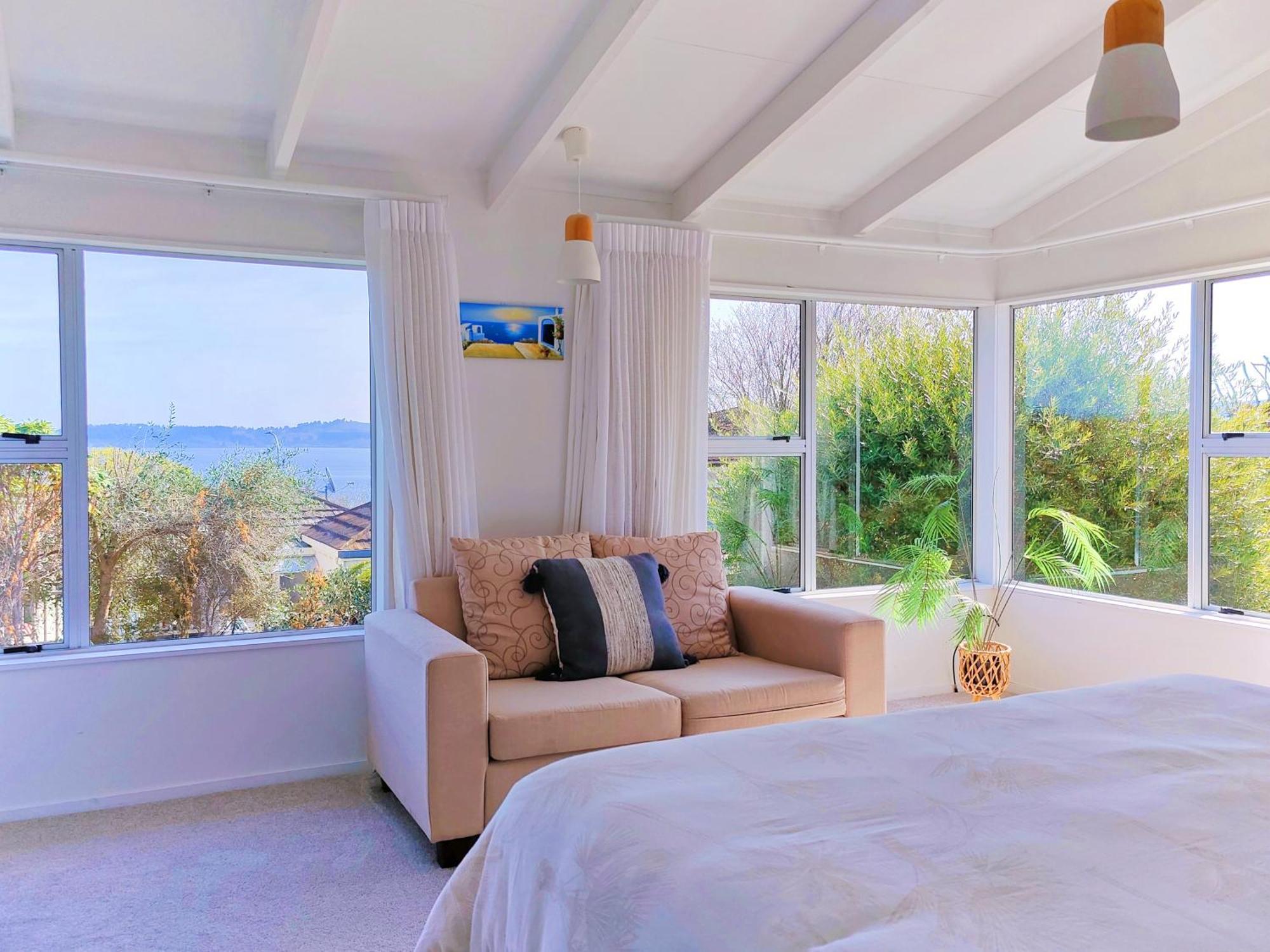 Delight In Birch-Lake View Holiday Home Taupo Bagian luar foto