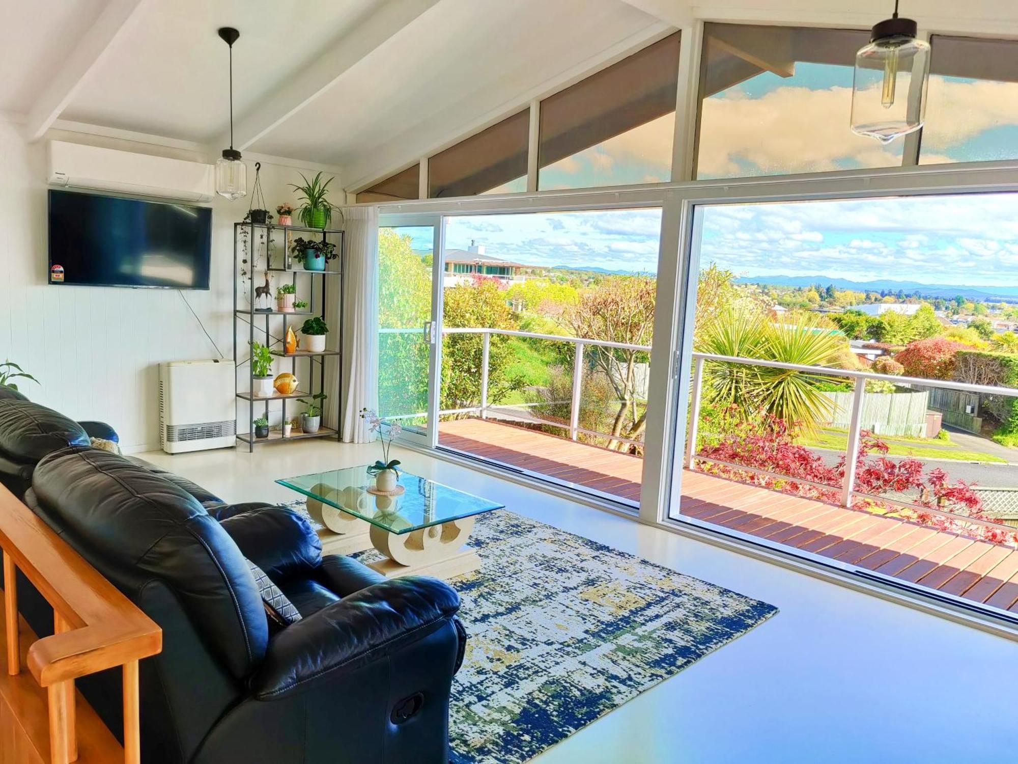 Delight In Birch-Lake View Holiday Home Taupo Bagian luar foto