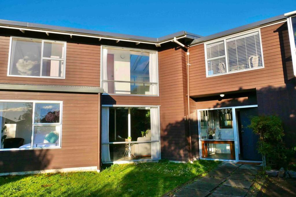 Delight In Birch-Lake View Holiday Home Taupo Bagian luar foto